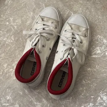 화이트 캔버스 스니커즈