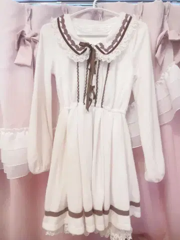 LIZ LISA 화이트 원피스 긴팔