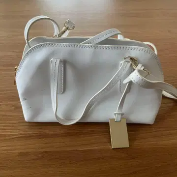화이트 가죽 숄더백
