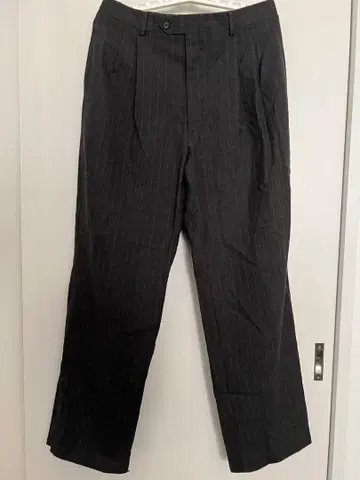 스트라이프 슬랙스 / 그레이 / 추정 L 사이즈