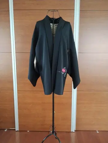 꽃무늬 자수 블랙 겉옷