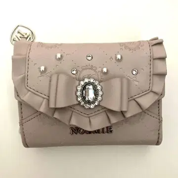 노에미 NOEMIE 비쥬 리본 모노그램 지갑 페일 핑크