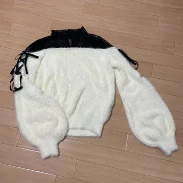 EATME 화이트 니트