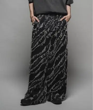 [ casper john ] 프린지 자카드 배기 데님