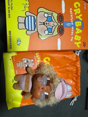 POP MART 클라이베이비 VACATION MODE ON