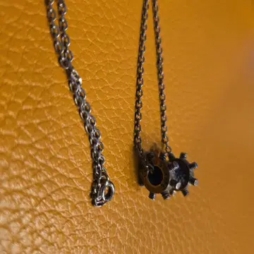 파이널 판타지 VII 실버 펜던트 CLOUD STRIFE