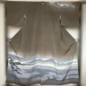 실크제 그레이 이로도메소데 산과 구름 풍경