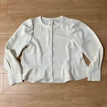 로페피크닉 아이보리 퍼프 슬리브 블라우스