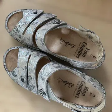 핀 컴포트 꽃무늬 통굽 샌들 D 41