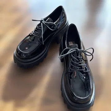 에나멜 통굽 신발 블랙 사이즈 22.5