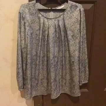 아마카 블루 계열 리버티 긴팔 블라우스