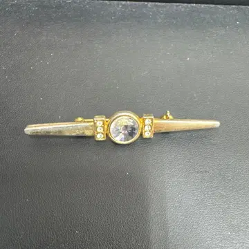 골드톤 크리스탈 장식 브로치