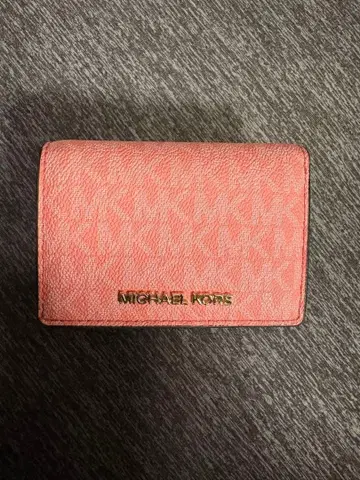 JET SET TRAVEL 컴팩트 지갑 미디엄-MK 시그니처