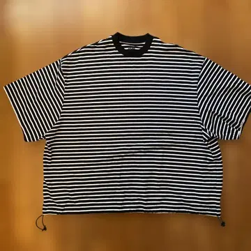 is-ness 보더 T셔츠