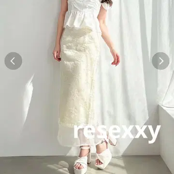 [새상품급] resexxy 자수 시어 스커트