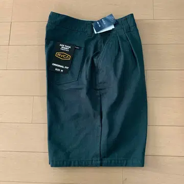 새상품 RVCA 하프 팬츠 M 사이즈