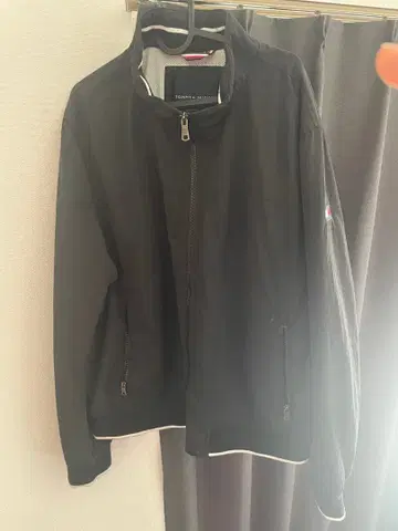 TOMMY HILFIGER 블랙 자켓