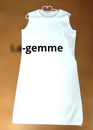 화이트 슬리브리스 롱 원피스