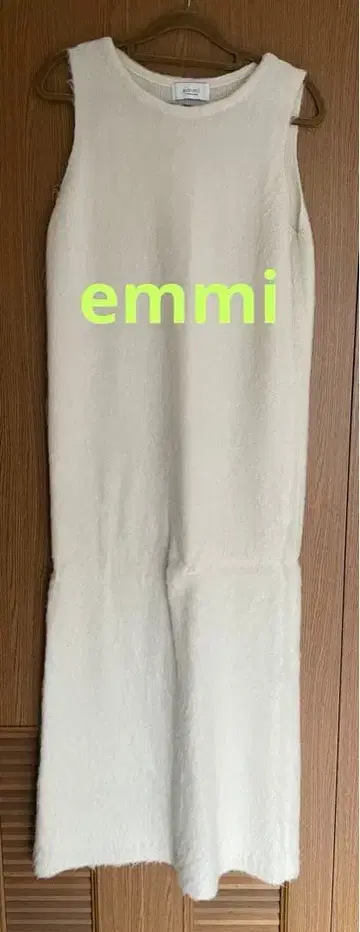 emmi 샤기 니트 원피스