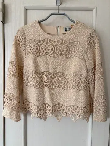 leur logette 베이지 레이스 7부 소매 상의