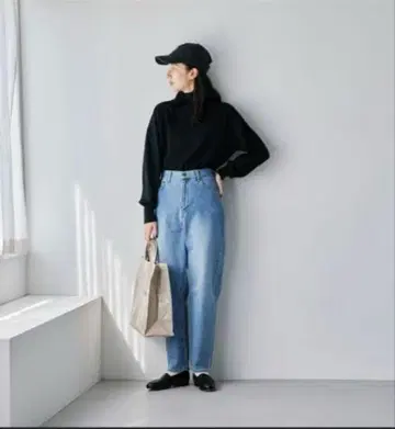 새상품급 캐주얼하지 않은 어른스러운 신 스테디셀러 테이퍼드 데님