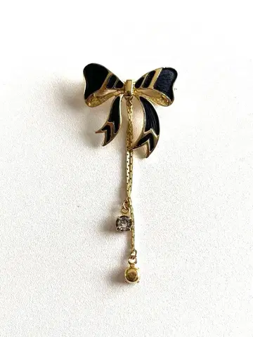 일본제 칠보풍 리본 모티브 브로치 꽃 각인 포함 골드 x 블랙