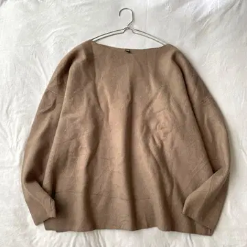 [유니클로] 수플레얀 보트넥 스웨터 사이드슬릿 스무스 니트 L