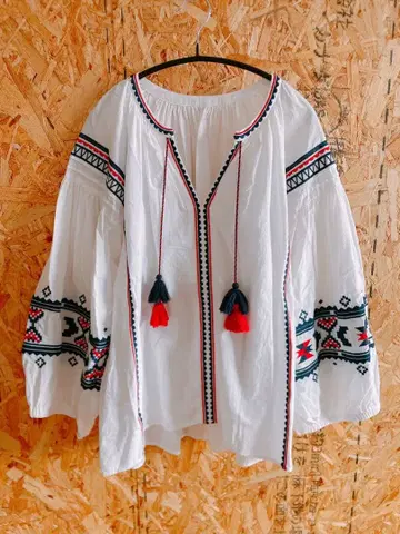 [ 새상품급 ] SIMPLICITE 자수 태슬 포함 화이트 블라우스