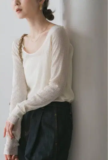 NOBLE 참 시어 레이스 풀오버