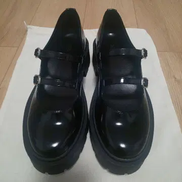 ZARA 블랙 메리제인 슈즈