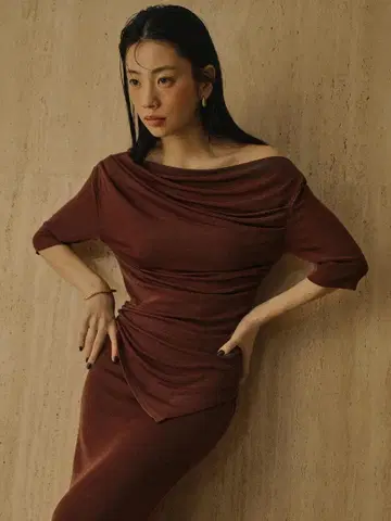 [ 새상품급 ] anuans 아뉴앙스 아세테이트 드레이프 컷 상의