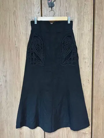 마메 쿠로구치 코드 자수 데님 스커트