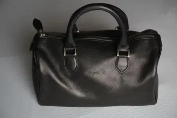 블랙 가죽 핸드백