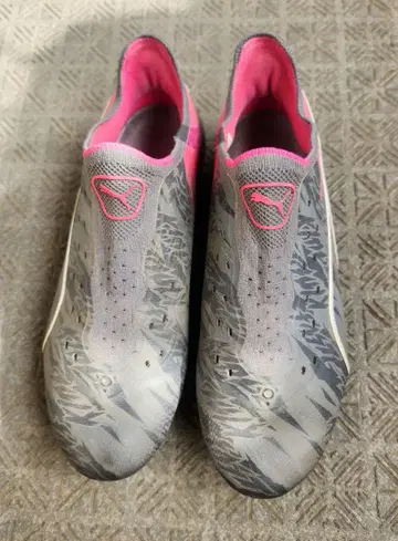 PUMA KING 얼티밋 러쉬 24cm 스파이크 그레이/핑크