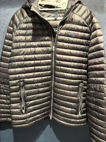 아바클로 다크 그레이 카모플라주 라이트 다운 자켓