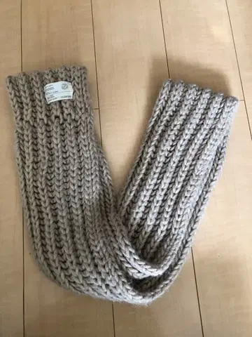 베이지 니트 머플러 굵은 짜임