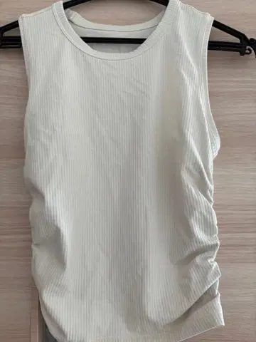 Lululemon All It Takes 리브 Nulu 탱크탑