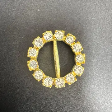 크리스탈 장식의 골드 컬러 스카프 클립