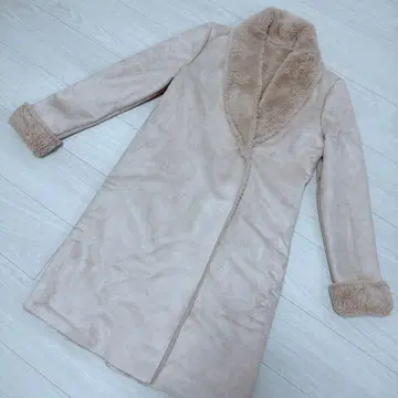 어반 리서치 무스탕 코트