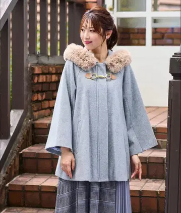 로즈 티아라 판초 코트