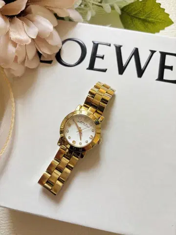 마크제이콥스 골드 아날로그 손목시계