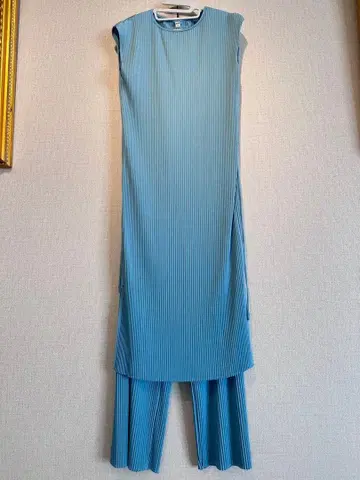 유니클로 플리츠 원피스&팬츠 셋업 택 포함 스카이블루