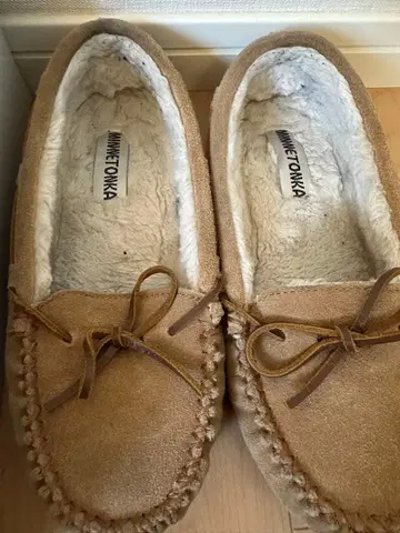 MINNETONKA CALLY 모카신 시나몬 미네통카