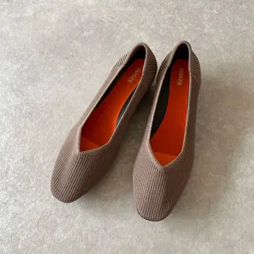 미사용 새상품 케소우 리브 편직 라운드토 4cm 힐 니트 펌프스 22.5