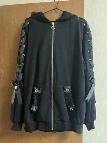 LIZ LISA 블랙 후드티 프릴 리본