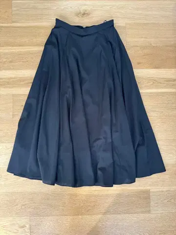 UNITED ARROWS 블랙 플레어 스커트