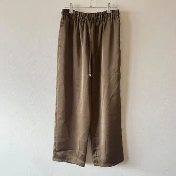 NANO universe 매트 새틴 드로스트 팬츠 카키