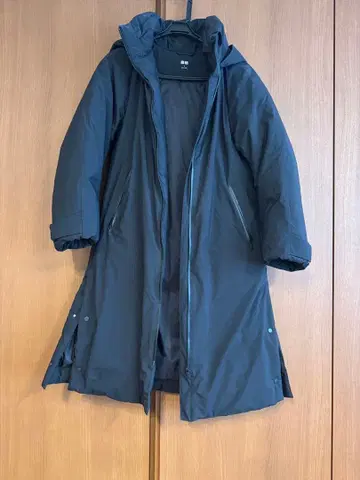 UNIQLO 블랙 롱다운 코트 S 사이즈