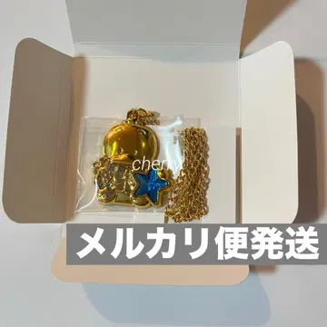 산리오 반짝반짝 빛나는 펜던트 딸기신문 50주년 오리 페클