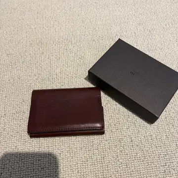 엠피우 브라운 가죽 3단 폴더형 지갑 박스 포함